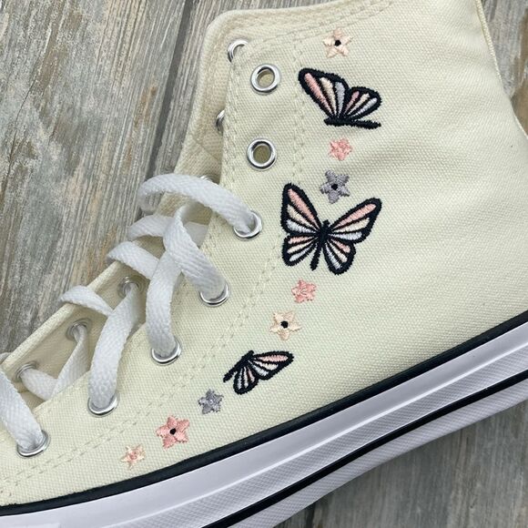 Women’s Converse Chuck Taylor All Star Butterflies Hightop Sneaker Shoes Size 8 - Picture 1 of 16
